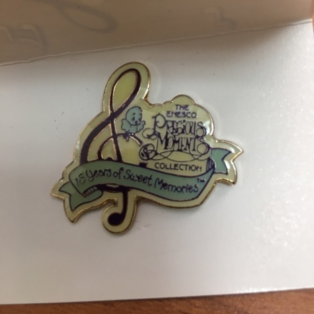 😍 Precious Moments Pin 15 years Collectors